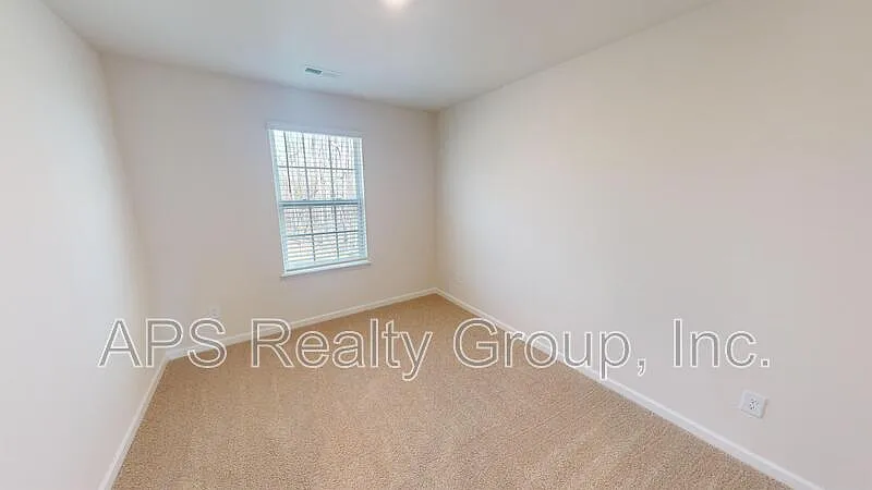 3 bed, 2.5 bath, $1,795 — Photo 3