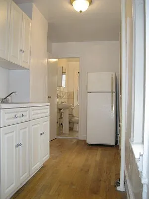 Rented by Tower Brokerage | media 65