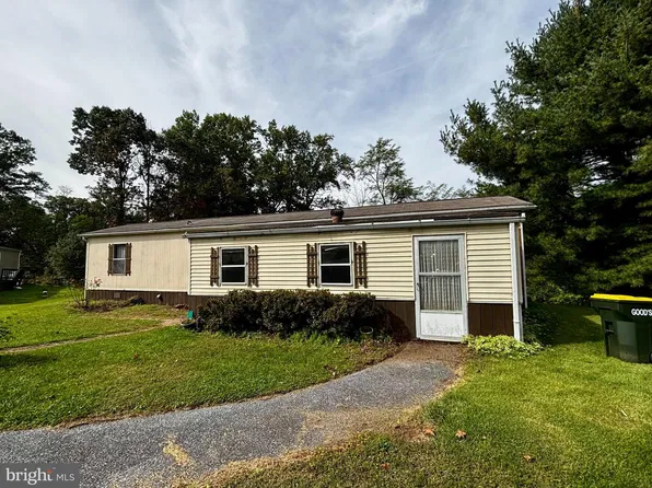 423 W 28th Division Hwy Trailer 5, Lititz, PA 17543
