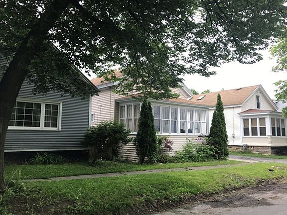3rd image of 113 Sweeting St