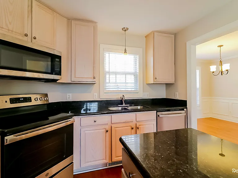 4009 Cashew Dr — Photo 2