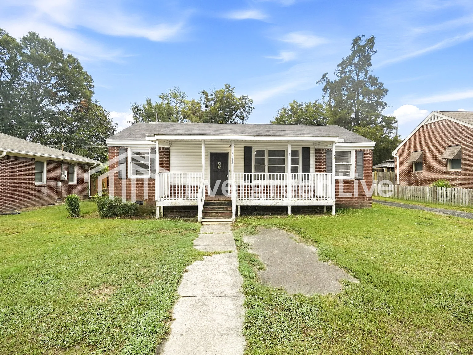 3 bed, 1.0 bath, 985 sqft, $1,145 — Photo 1
