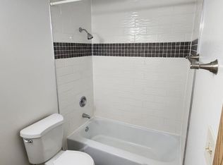 3325 S 26th St #21, Milwaukee, WI 53215