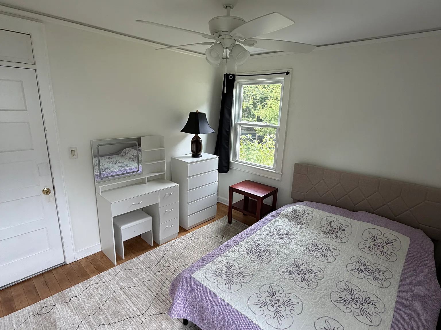 2 bed, 986 sqft, $1,000 — Photo 2