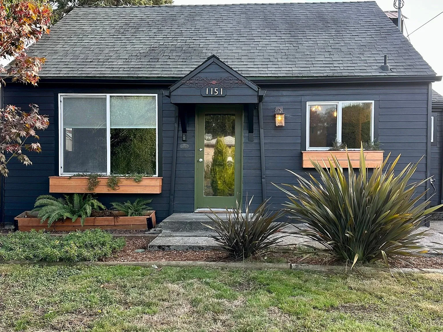 Cozy 2 Bed 1 Bath Home in Cornelius - $2395/mo - Available 11/1 — Photo 1