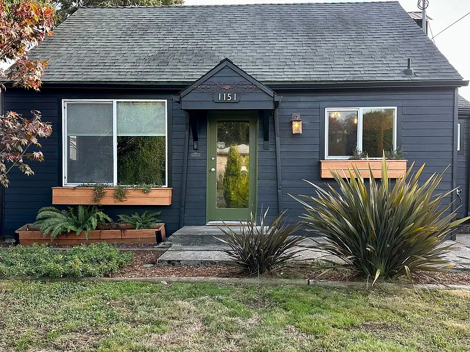 1151 N Barlow St