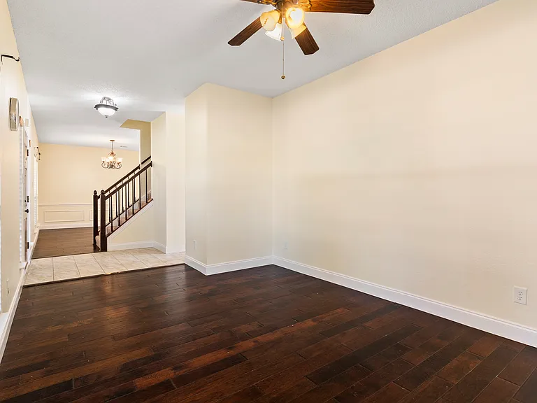 2522 Primrose Ln — Photo 11