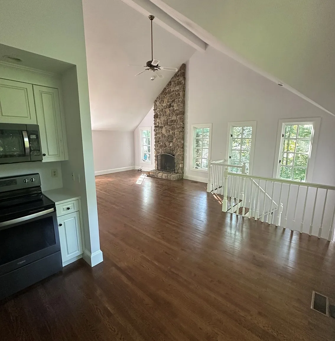 2 bed, 988 sqft, $3,400 — Photo 1