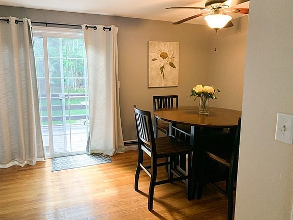 5th image of 152 E Bacon St APT D6