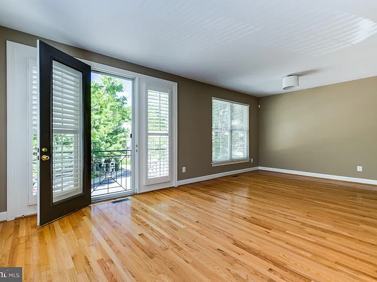11519 Waterhaven Ct — Photo 5