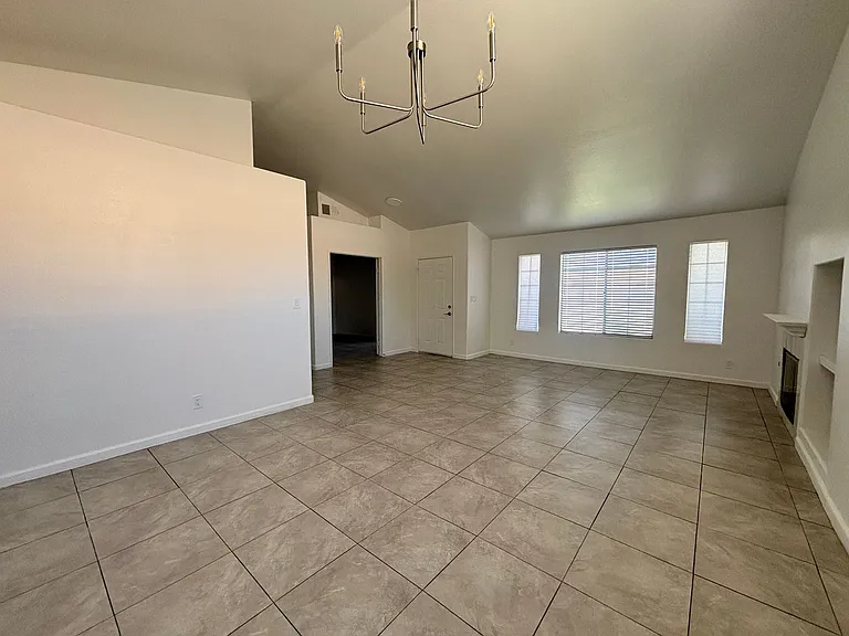 1734 Lightcap St — Photo 5