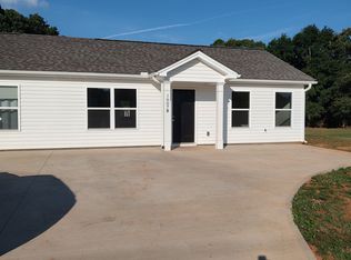 1607 N Green River Rd #B, Gaffney, SC 29341