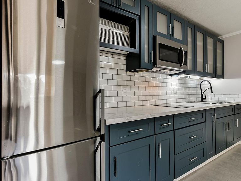 2211 Las Vegas Blvd S Las Vegas, NV, 89104 Apartments