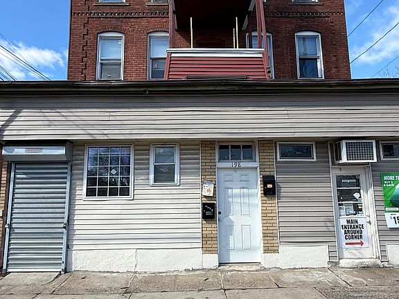 5th image of 198 Oak Street