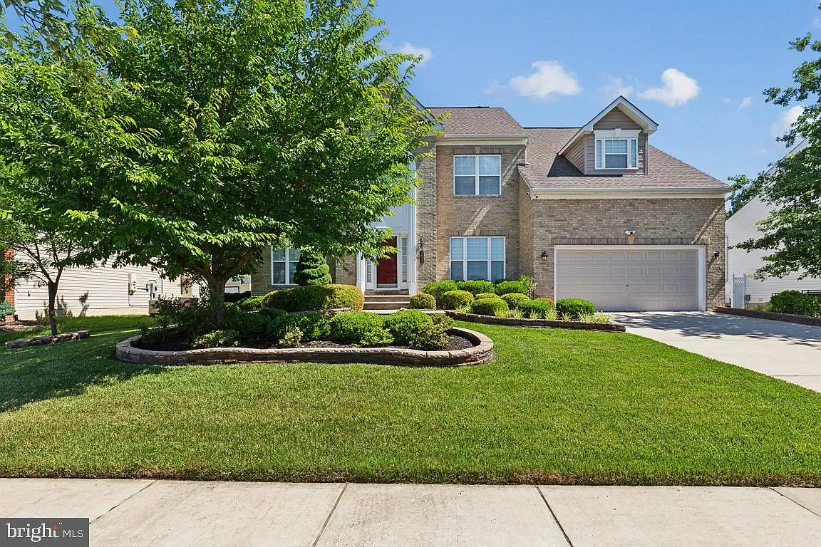 5 bed, 4.5 bath, 5172 sqft, $5,350 — Photo 1