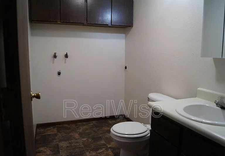 1007 NW C St #B — Photo 17