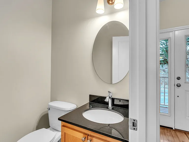 366 Colchester Ave — Photo 21