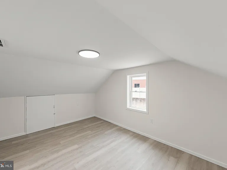 2141 Valley Ave — Photo 24