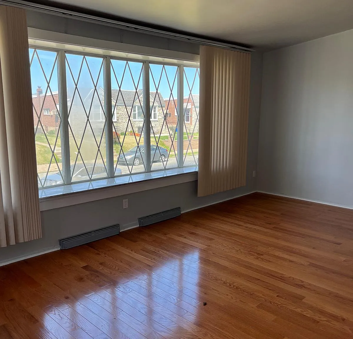 3 bed, 2.5 bath, 1739 sqft, $2,300 — Photo 3