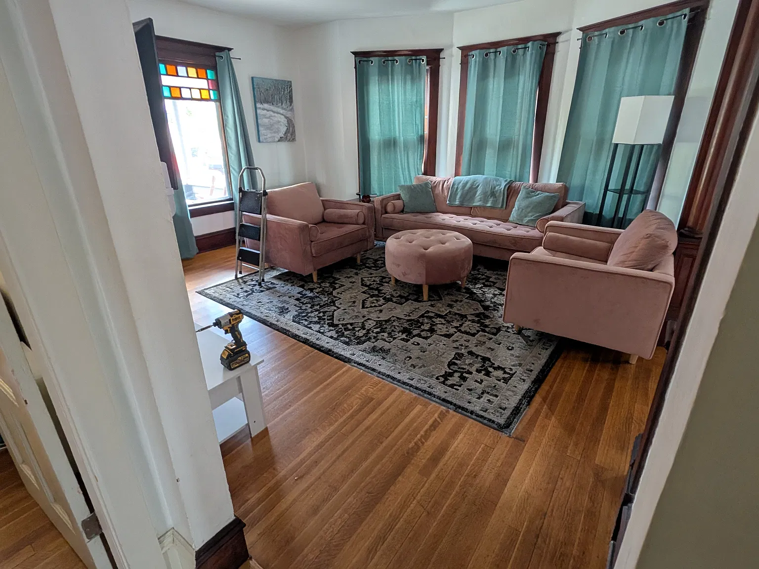 1 bed, 850 sqft, $2,500 — Photo 1