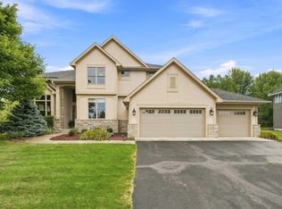 6865 Sapphire Ln, Chanhassen, MN 55317