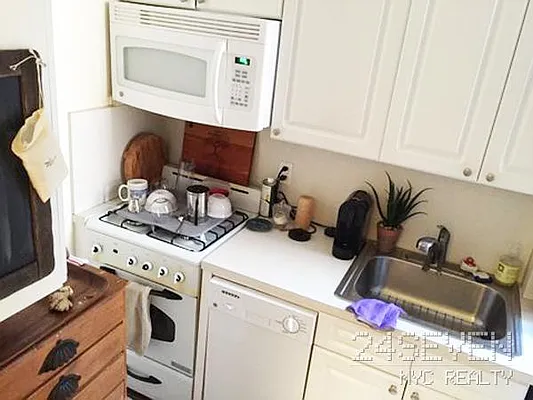 Rented by 24 7 NYC Realty Inc. | media 32