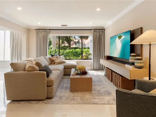 401 Courtside DR #D101, NAPLES, FL 34105