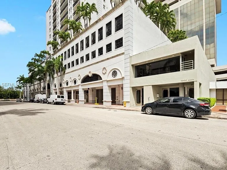 357 Almeria Ave #802 — Photo 3
