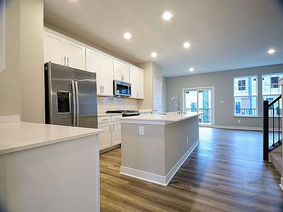 3rd image of 6888 Equality Blvd