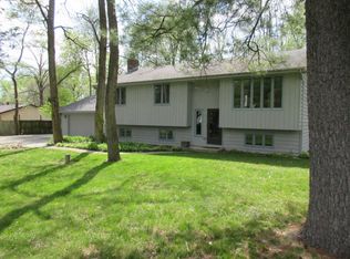 3915 McCabe Ave, Crystal Lake, IL 60014