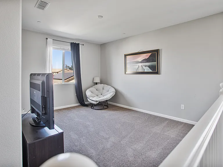419 Daffodil Dr #2 — Photo 16