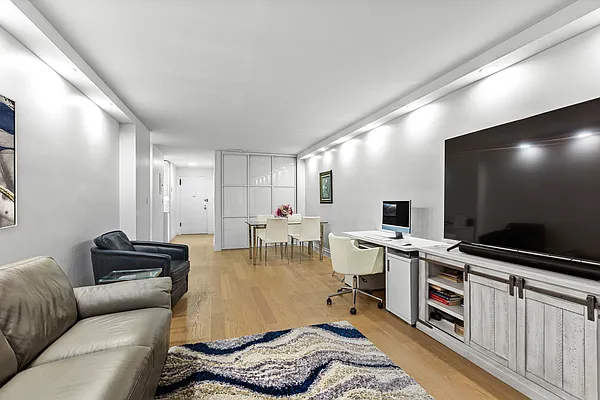 Sold by Compass | media 21