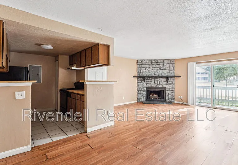 18094 E Ohio Ave #103 — Photo 4