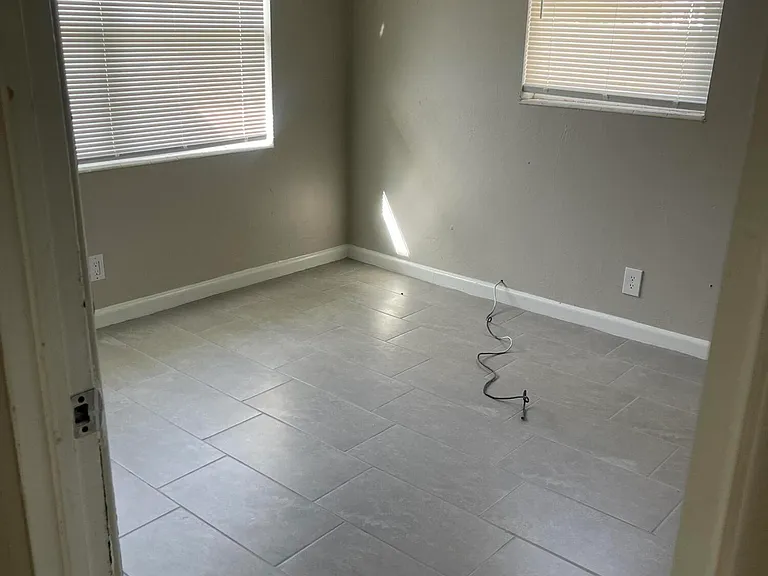 1400 Hillcrest Dr — Photo 9