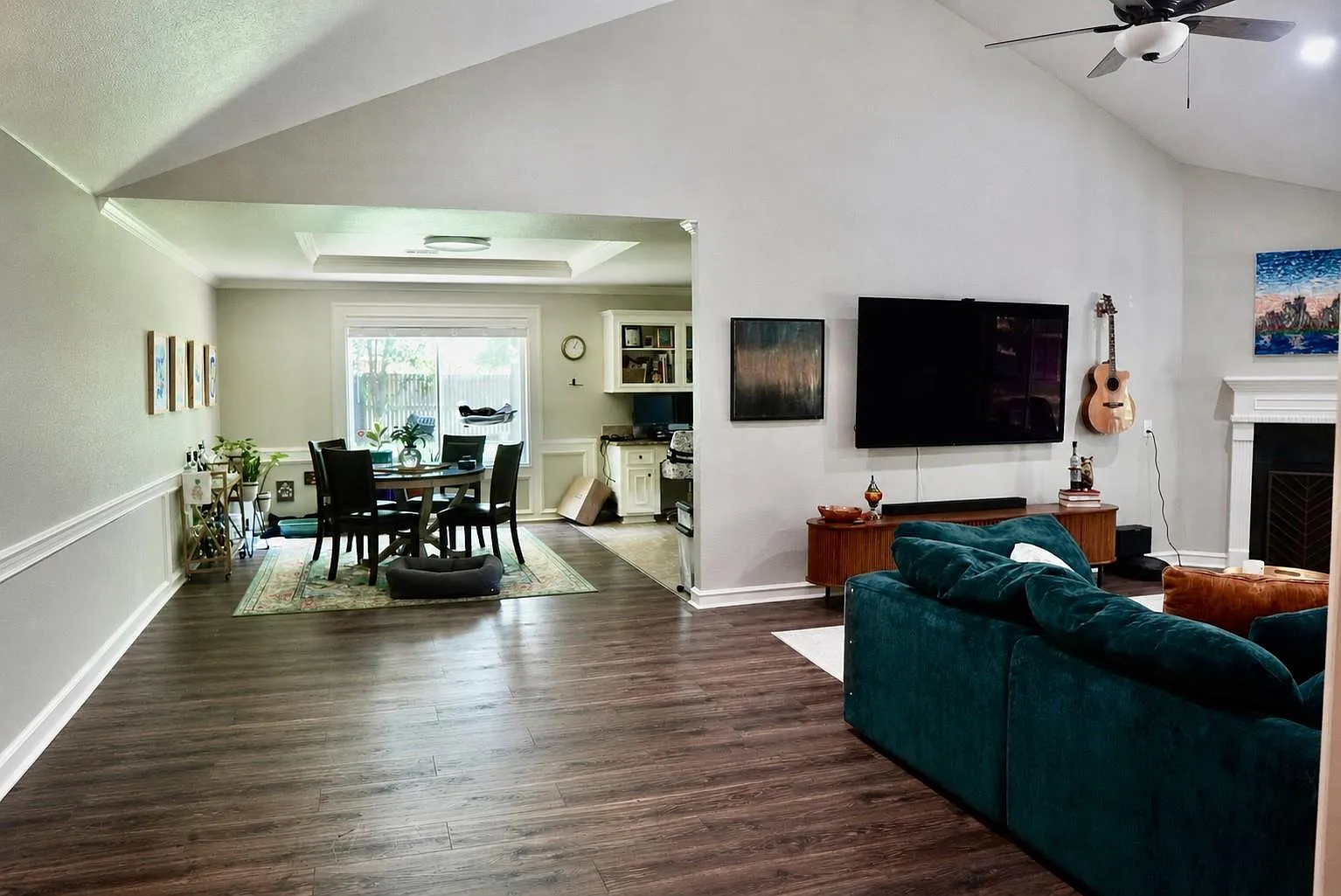 3 bed, 2.0 bath, 2040 sqft, $2,400 — Photo 3