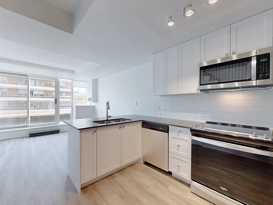 50 Spadina Rd