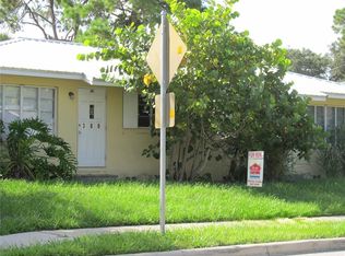 300 Colonia Ln, Nokomis, FL 34275