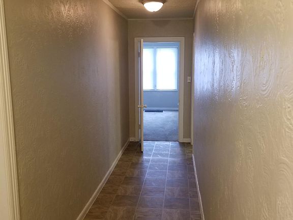4th image of 908 S Donnybrook Ave #1