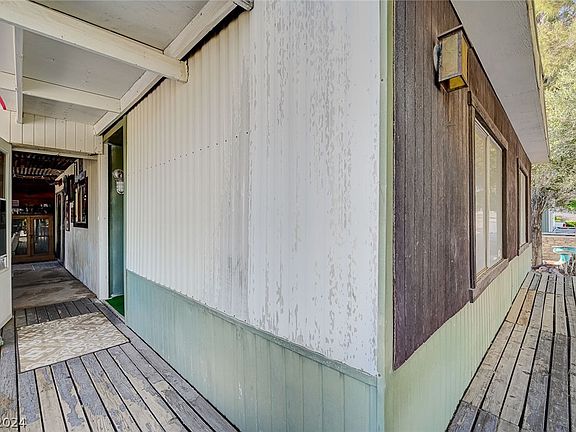 4th image of 1406 Monterey Dr
