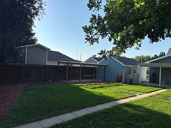 4th image of 713 W 14th St