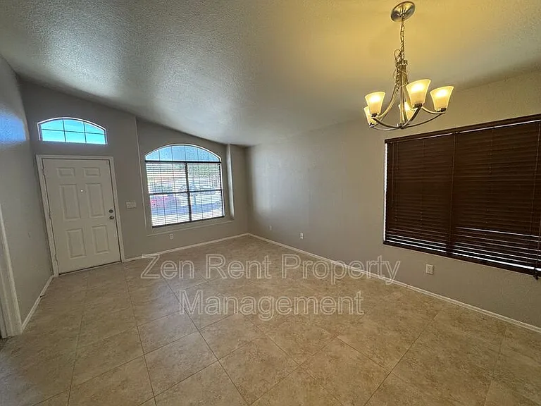 5913 W Mercury Way — Photo 3