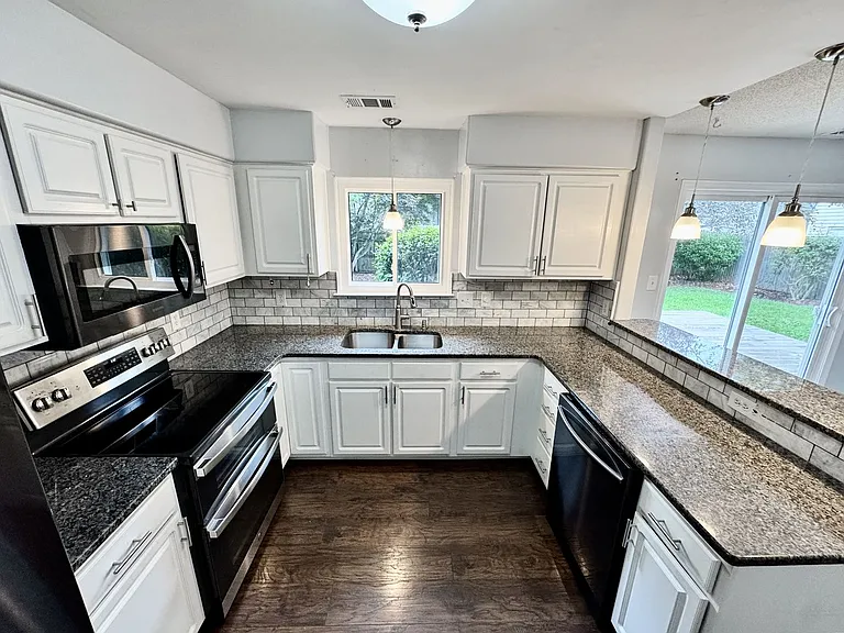 1733 Bernstein Dr — Photo 10