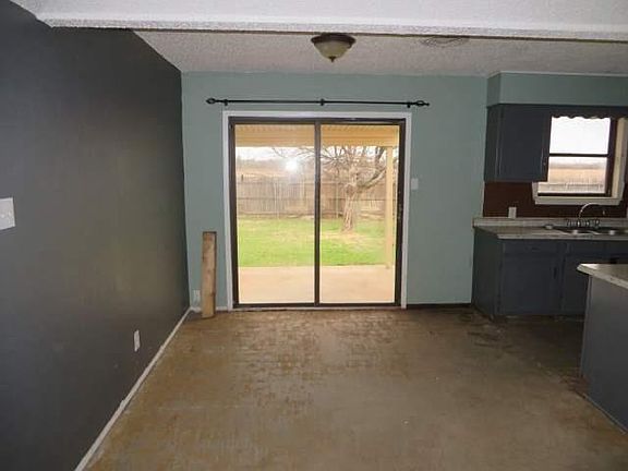 4th image of 974 Presidio Dr