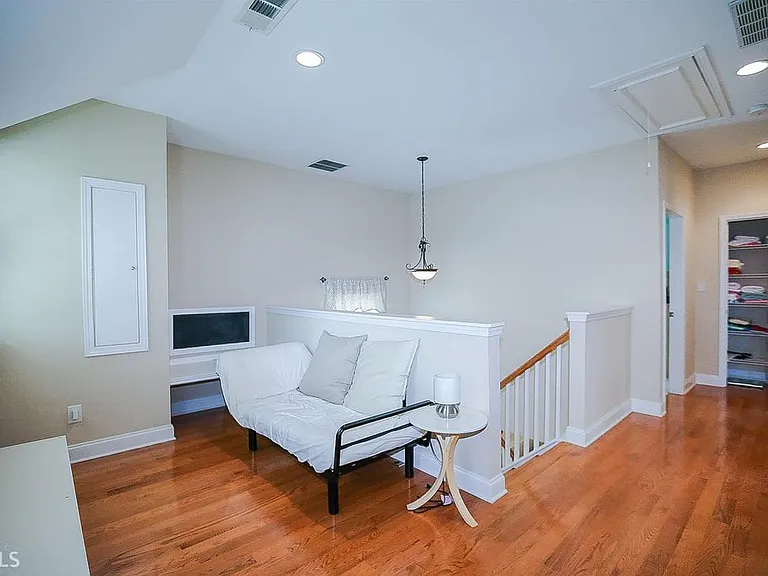 287 Gilliflower Park — Photo 19