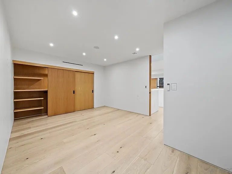 7376 Fay Ave — Photo 31