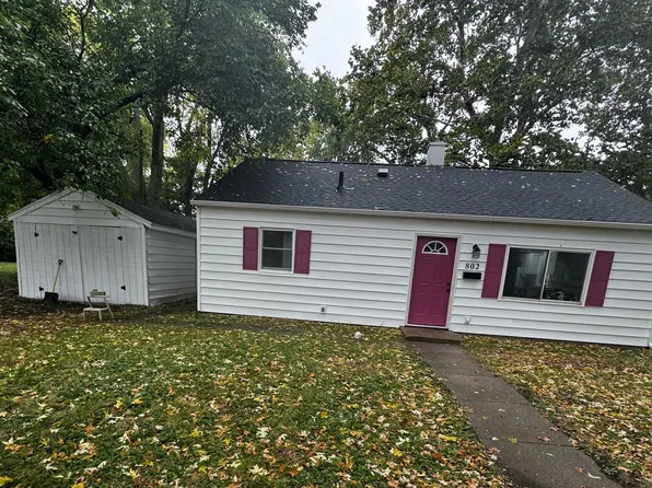 802 Sherwood Ter, Champaign, IL 61820