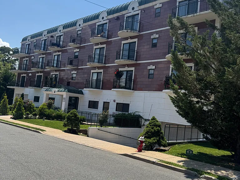 4 Chelsea Pl — Photo 37