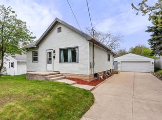 2105 S 10th St, Manitowoc, WI 54220