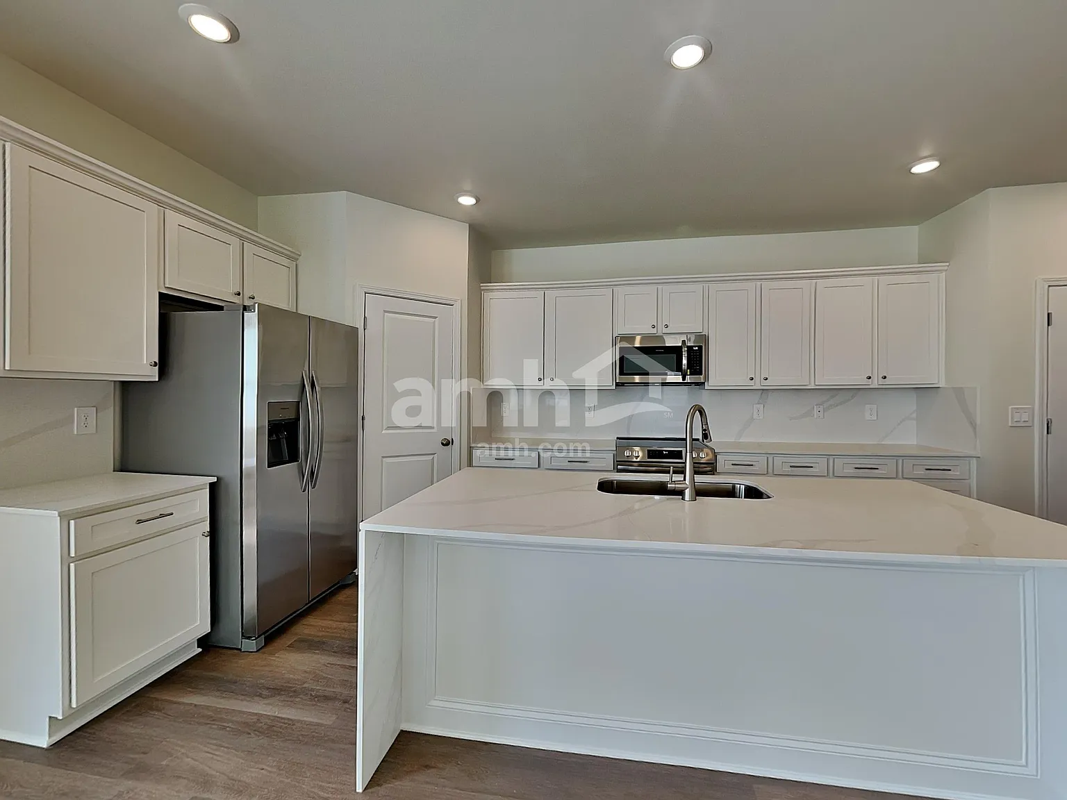5 bed, 3.0 bath, 2513 sqft, $2,915 — Photo 3