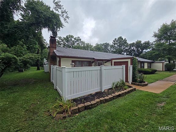 3rd image of 2432 Forest Shadows Dr